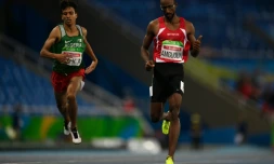 Fouad Baka, à gauche, le 13 septembre 2016 lors de la demi-finale du 400m aux jeux Paralympiques de Rio