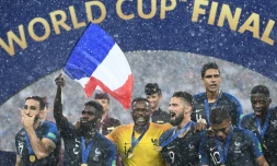 Les joueurs de l'équipe de France fêtent leur victoire en finale du Mondial, le 15 juillet 2018
