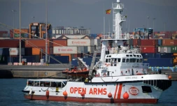 Le bateau de l'ONG espagnole Proactiva Open Arms, avec des migrants secourus au large de la Libye arrive à Barcelone, en Espagne, le 4 juillet 2018