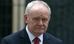 L'ancien vice-Premier ministre d'Irlande du Nord, Martin McGuinness, le 24 octobre 2016 devant le 10 Downing Street à Londres