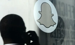 Snap, la maison-mère de la populaire messagerie mobile Snapchat, a annoncé qu'elle allait entrer jeudi à Wall Street au prix de 17 dollars l'action, ce qui la valorise à quelque 24 milliards de dollars.