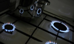 avec des réserves de gaz très basses Avec des réserves de gaz très basses en fin d'hiver, le spectre de coûteuses tensions d'approvisionnement ressurgit en Europe