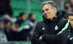 L'entraßneur de Saint-Etienne, Claude Puel, lors du match à domicile contre Angers, comptant pour la 11e journée de Ligue 1, le 22 octobre 2021 au Stade Geoffroy-Guichard