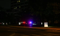 Des voitures de police sur le campus de l'hôpital Saint Francis à Tulsa, Oklahoma, le 1er juin 2022