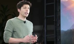 Le patron d'OpenAI Sam Altman lors d'une conférence de presse annonçant l'intégration de  ChatGPT dans Bing, le moteur de recherche de Microsoft à Redmond (Etats-Unis), le 7 février 2023