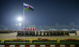 Des militaires birmans défilent à Naypyidaw, capitale de la Birmanie, le 27 mars 2026