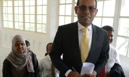 L'ex-président des Maldives Mohamed Nasheed (c), le 22 janvier 2018 à Colombo, au Sri Lanka
