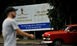 Une affiche de la réforme constitutionelle cubaine à La Havane, le 13 novembre 2018