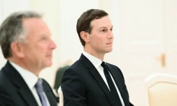 Photo de pool fournie par l'agence russe Sputnik, de l'envoyé spécial de Donald Trump, Steve Witkoff, et du gendre du président américain Jared Kushner, le 2 décembre 2025, au Kremlin, à Moscou

