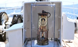 La flamme olympique Ă bord du trois-mĂąts Belem, au large des cĂŽtes de Marseille, le 8 mai 2024