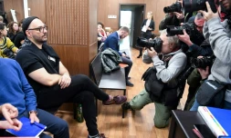 Le metteur en scĂšne russe Kirill Serebrennikov attend l'ouverture de son procĂšs au tribunal de Moscou le 7 novembre 2018