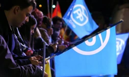 Les partisans du Parti populaire (PP) rassemblés devant le siège du parti le 20 décembre 2015 à Madrid
