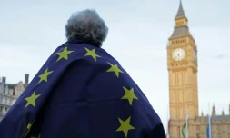Des opposants au Brexit manifestent devant le Parlement, le 13 mars 2017 à Londres