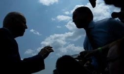 Le président américain Joe Biden répond à des journalistes le 16 juillet 2021 sur les pelouses de la Maison Blanche.