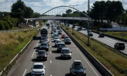 Samedi noir sur la route des vacances: la circulation routiÚre s'annonce trÚs dense de vendredi à lundi, avec un pic samedi, selon Bison Futé