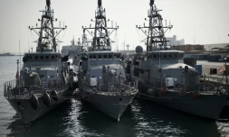 Des navires de l'US Navy le 9 avril 2016 dans le cadre d'un exercice près de la capitale de Bahreïn Manama