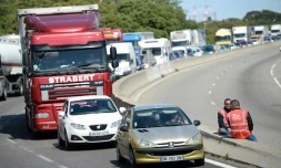 Chauffeurs routiers en grève le 9 mai 2016, près de Port-de-Bouc, dans les Bouches-du-Rhône