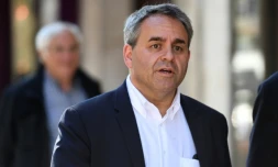 Le président des Hauts-de-France arrive au siège du parti Les Republicains (LR) à Paris, le 16 mai 2017