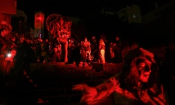 CĂ©lĂ©bration de la "nuit des fantĂŽmes", point d'orgue des fĂȘtes du carnaval Ă Amfissa, le 16 mars 2024