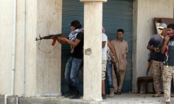 Les forces progouvernementales libyennes en position pour combattre des jihadistes à Syrte, le 12 juin 2016