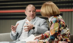 Jony Ive discute avec la papesse de la mode Anna Wintour au sommet WIRED25, le 15 octobre 2018 à San Francisco