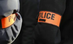 Le beau-père, dont les coups de ceinture ont causé la mort d'un adolescent de 15 ans vendredi soir dans un appartement de Vitry-sur-Seine (Val-de-Marne), a été mis en examen et écroué.