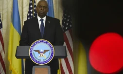 Le secrétaire américain à la Défense Lloyd Austin lors d'un point de presse à l'issue de sa rencontre avec le président ukrainien, à Kiev, le 21 octobre 2024