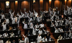Des membres du Parlement sri-lankais à Colombo, le 14 novembre 2018
