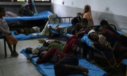 Des réfugiés musulmans rohingyas birmans réfugiés dans l'hôpital Sadar à Cox's Bazar au Bangladesh, le 25 septembre 2017 
