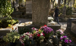 Le cimetière du Père-Lachaise le 1er novembre 2015 à Paris