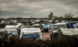 Vue générale de la "Jungle" de Calais, le 12 février 2016