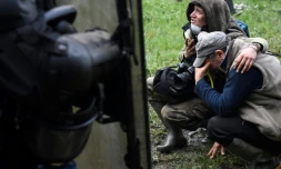 Manifestants et gendarmes face Ă  face sur la ZAD de Notre-Dame-des-Landes, le 13 avril 2018