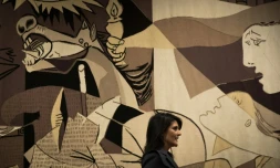 Nikki Haley devant la réplique de "Guernica" à l'ONU en janvier 2018 (Photo d'illustration)