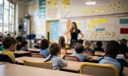 Plus de 850.000 enseignants reprennent le chemin des classes pour une journée de pré-rentrée vendredi avant l'arrivée de leurs élèves lundi, dans un contexte de nouvelle incertitude gouvernementale et de pressions budgétaires