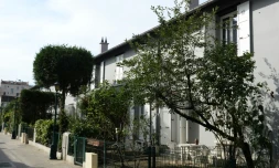 La Ruche, tout premier HLM construit en France au XIXe siÚcle pour loger les ouvriers des usines, rouvre ses portes aprÚs une rénovation d'ampleur, le 12 septembre 2016 à Saint-Denis, prÚs de Paris