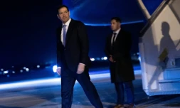 Le secrétaire d'Etat américain Marco Rubio arrive à l'éaroport du Bourget le 27 mars 2026 pour participer à une rencontre des chefs de la diplomatie du G7 près de Paris 
