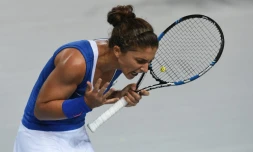 L'Italienne Sara Errani lors de son match de la Fed Cup contre la Française Caroline Garcia, le 6 février 2016 à Marseille