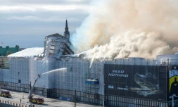 L'ancienne Bourse de Copenhague en feu, le 16 avril 2024