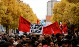Une pancarte dans la manifestation organisée à Bobigny le 3 octobre 2019, dix jours après le suicide de Christine Renon, directrice d'école à Pantin (Seine-Saint-Denis)