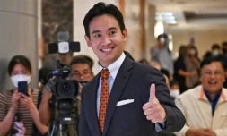 Pita Limjaorenrat, leader du parti Move Forward et candidat au poste de Premier ministre, après une réunion avec une coalition de huit partis, le 17 juillet 2023 à Bangkok, en Thaïlande