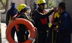 Des équipes de secours se préparent à intervenir dans l'Etat indien de l'Utarrakhand (nord) aprÚs la rupture d'un glacier qui a provoqué une crue catastrophique, le 7 février 2021