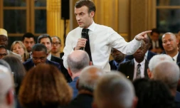 Emmanuel Macron s'adressant aux maires d'outremer dans le cadre du grand débat national, le 1er février 2019 à Paris