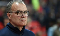 L'entraîneur de Lille Marcelo Bielsa suit le match face à Renes au Roazhon Park, le 21 ocotbre 2017