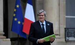 Le porte-parole du gouvernement Stéphane Le Foll annonce la dissolution d'une association d'aide aux détenus musulmans, soupçonnée de liens avec l'islam radical