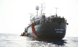 Le navire Alan-Kurdi effectue une opération de sauvetage en mer Méditerranée, le 5 juillet 2019