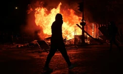 Incendie boulevard Haussmann Ă Paris lors des violences aprĂšs la manifestation contre la "vie chĂšre", le 17 octobre 2026