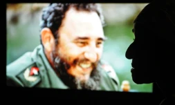 Une femme assiste à une exposition consacrée à Fidel Castro, le 12 août 2016 à La Havance