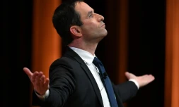 "On me fait le procès de quoi ? D'être élu de banlieue, d'être confronté à la réalité de ce communautarisme que je combats, autrement que par des mots", tempête Benoit Hamon 