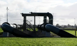 Une installation d'extraction de gaz prĂšs de Garelsweerd, dans la province de Groningue, dans le nord des Pays-Bas, le 23 novembre 2021