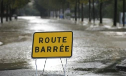 Route du Gard barrée en raison des inondations, le 10 octobre 2018, lors d'un précédent épisode orageux